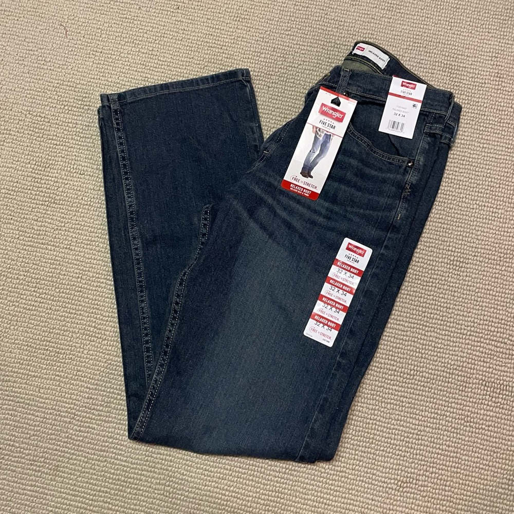 Wrangler Relaxed Bootcut Jeans